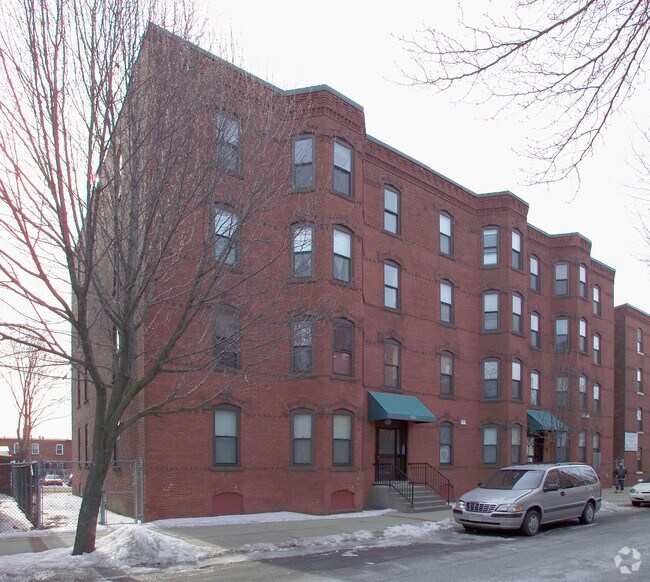 Primary Photo - 554-556 S Summer St