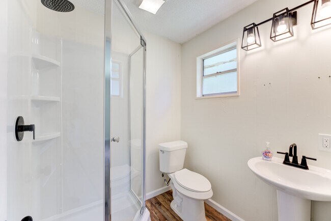 Building Photo - 305 Yaupon St