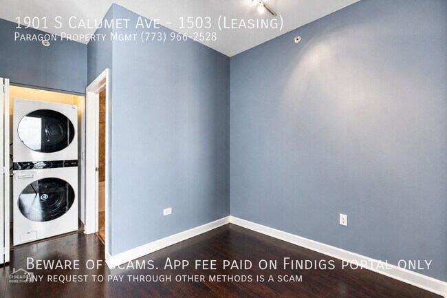 Building Photo - 1901 S Calumet Ave