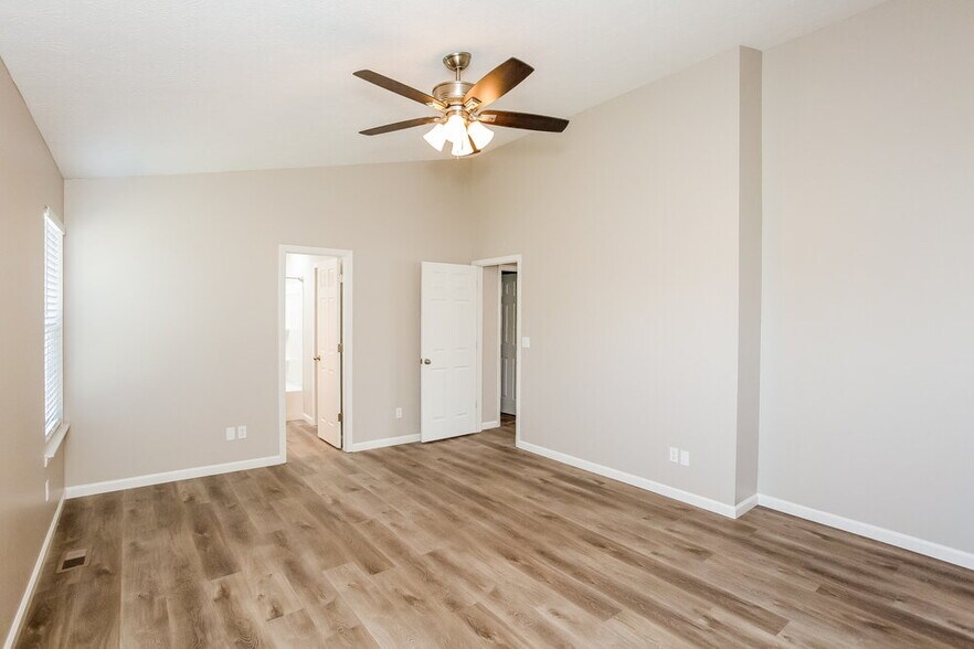 Building Photo - 12030 Bearsdale Dr