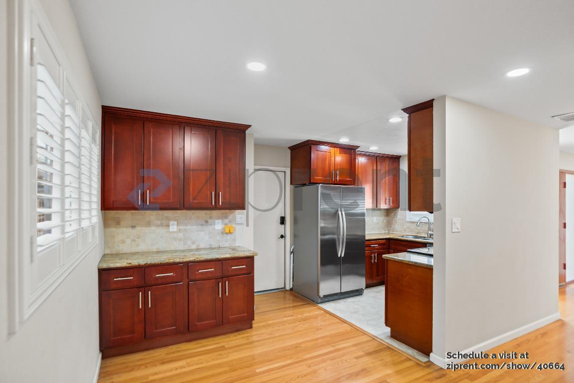 Building Photo - 38596 Athy St