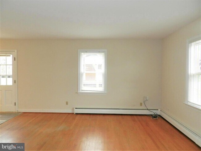 Building Photo - 300 Claiborne Ave