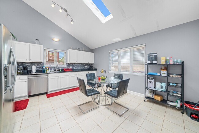 Building Photo - 3118 145th St