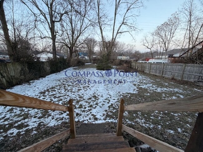 Building Photo - Spacious 1 bedroom HOUSE, FIRST MONTH RENT FREE!!!