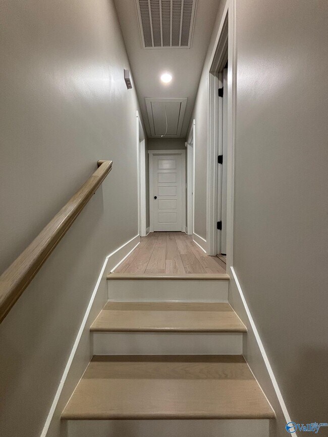 Building Photo - 245 Pine Ridge Rd