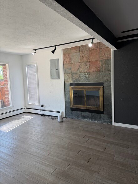 Building Photo - 3620 W Linvale Pl