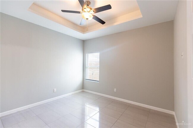 Building Photo - 15 Sabercat Ave