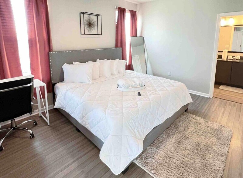 Building Photo - 12800 Corporate Hill Dr