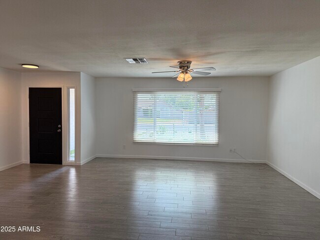 Building Photo - 4613 S Rita Ln