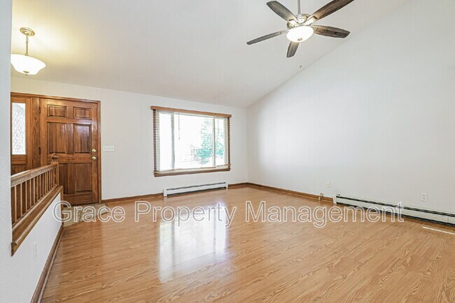 Building Photo - 2586 E 125th Pl