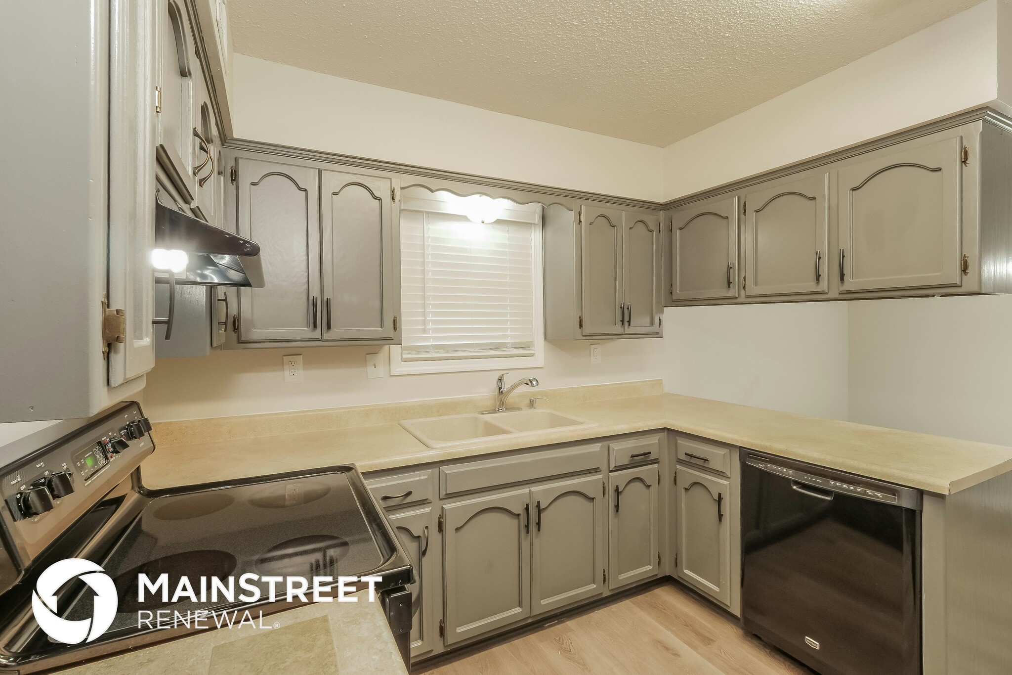 Building Photo - 1815 N Lazy Branch Rd