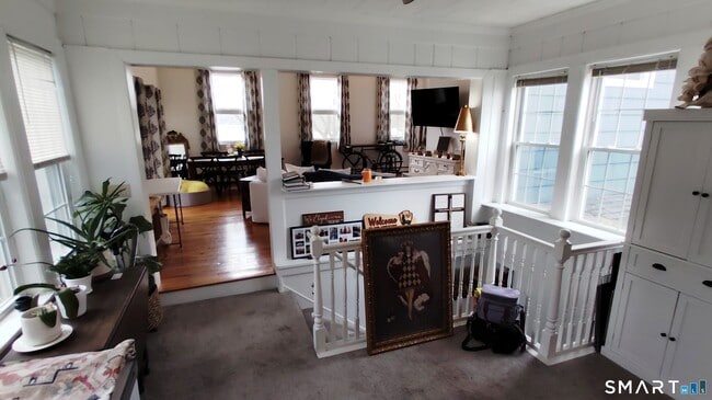 Building Photo - 887 Hanover Rd