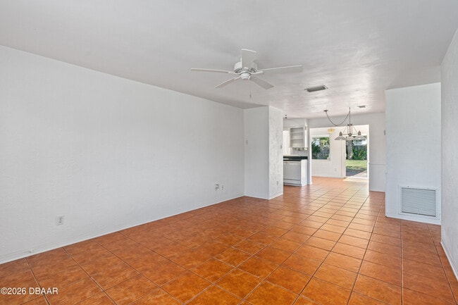 Building Photo - 152 Longwood Dr