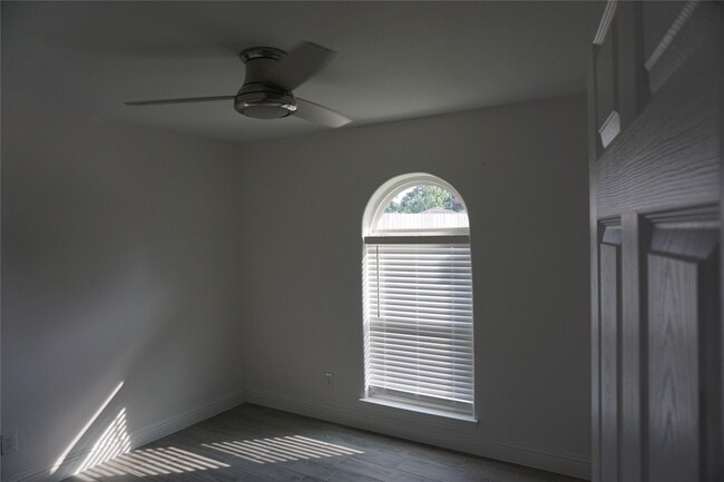 Building Photo - 15806 Sulky Trail Ct