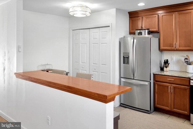 Building Photo - 159 Columbia Ave