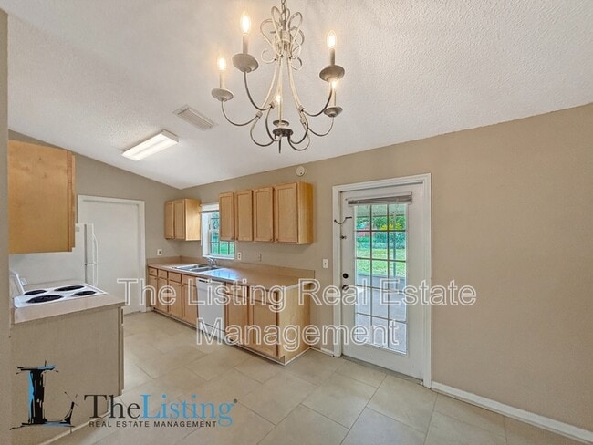 Building Photo - 5637 Viburnum Ct