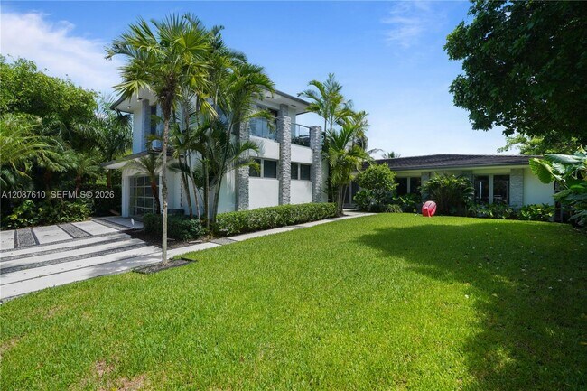 Building Photo - 9301 N Bayshore Dr