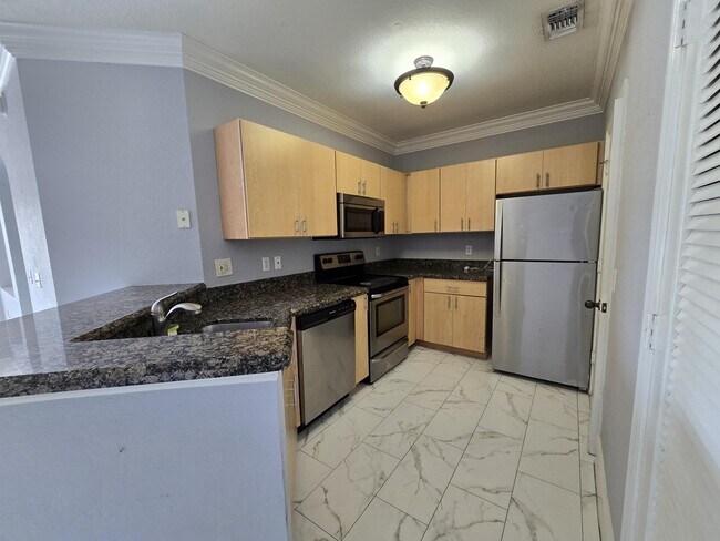 Building Photo - 504 Belmont Pl