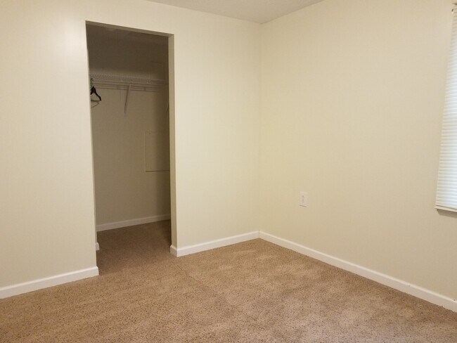 Building Photo - Nice 1-Bedroom Home For Rent in Northwest Elkhart