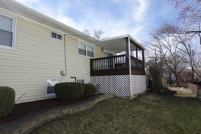 Building Photo - 1800 Hollywood Ave