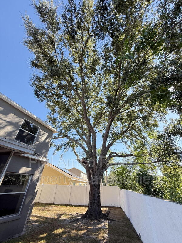 Building Photo - 12653 Longcrest Dr