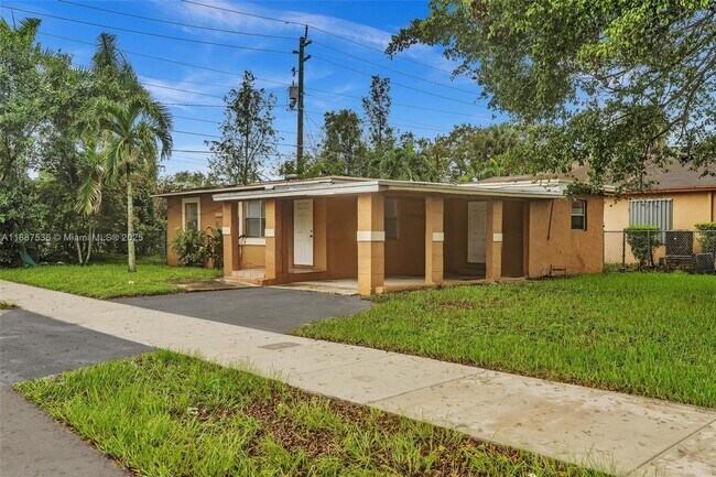 Building Photo - 2800 NW 6th Ct