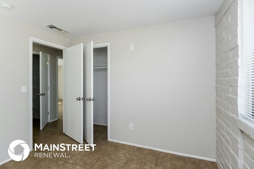 Building Photo - 6725 S Via Perico