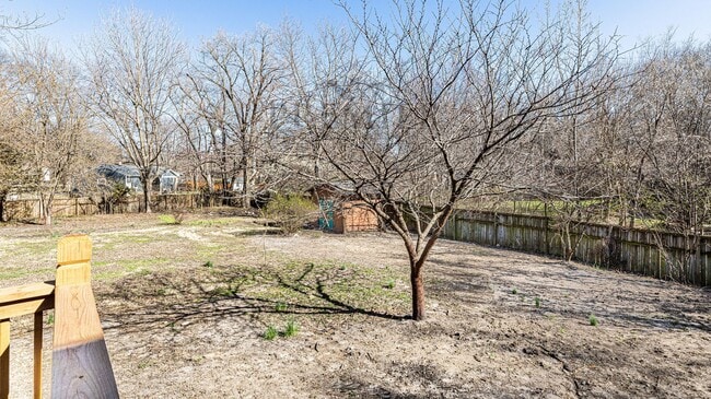 Building Photo - 7509 Lamar Ave