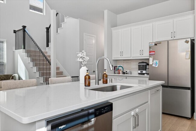 Building Photo - 1548 Euclid Aly