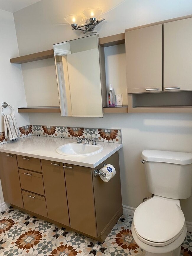 Building Photo - Beautiful Southwood Home for Lease