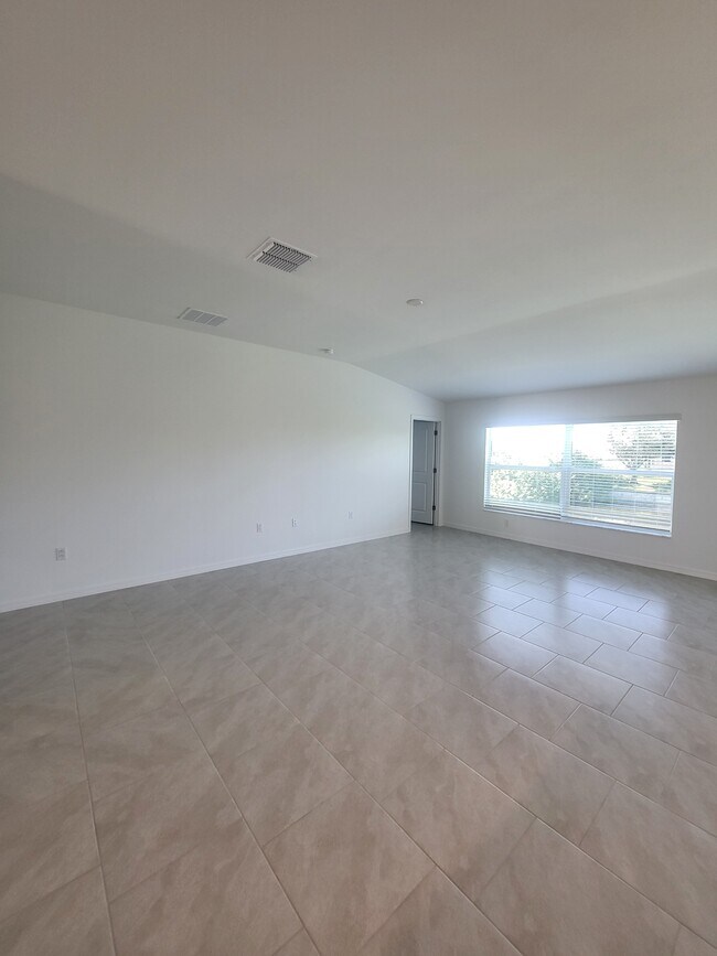 Building Photo - 1204 NW 13th Terrace