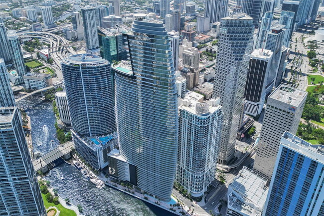 Building Photo - 300 Biscayne Blvd Way