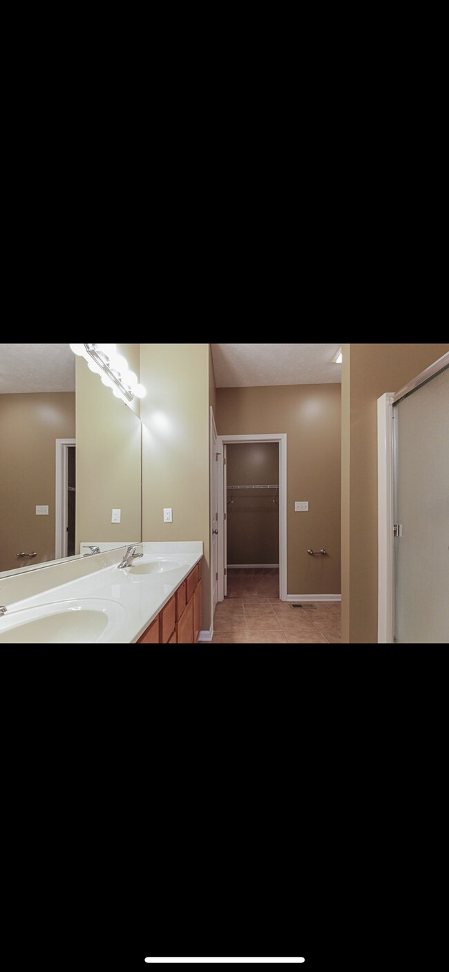 Building Photo - 5523 Sandhutton Ct