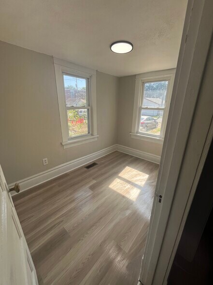 Building Photo - 1712 W Bradley Ave