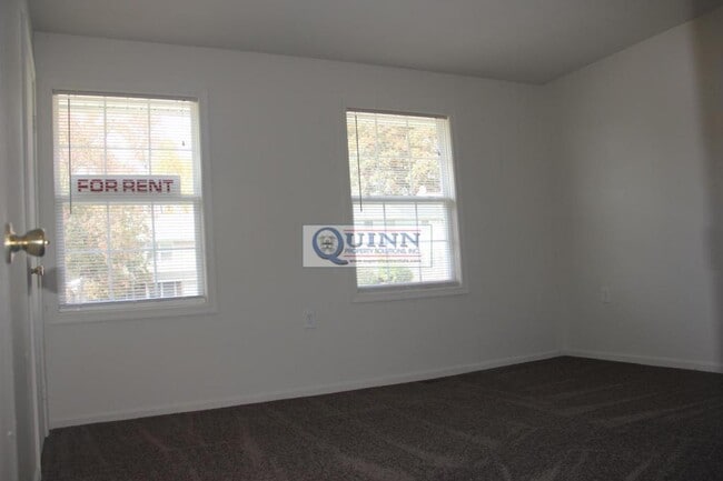 Building Photo - 129 E Village Rd