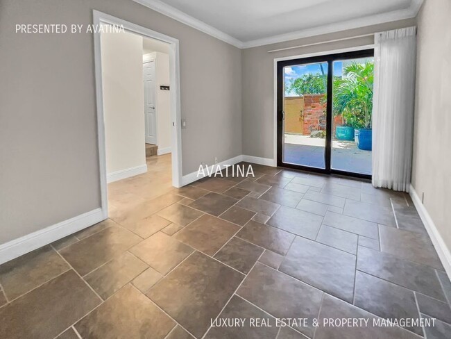 Building Photo - 6370 Hawaii Kai Dr