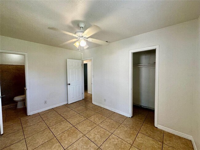 Building Photo - 7600 Ravenna Ave