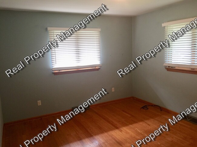 Building Photo - Two Bedroom Duplex