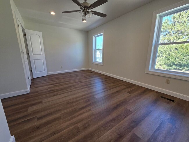 Building Photo - 43 W Main St