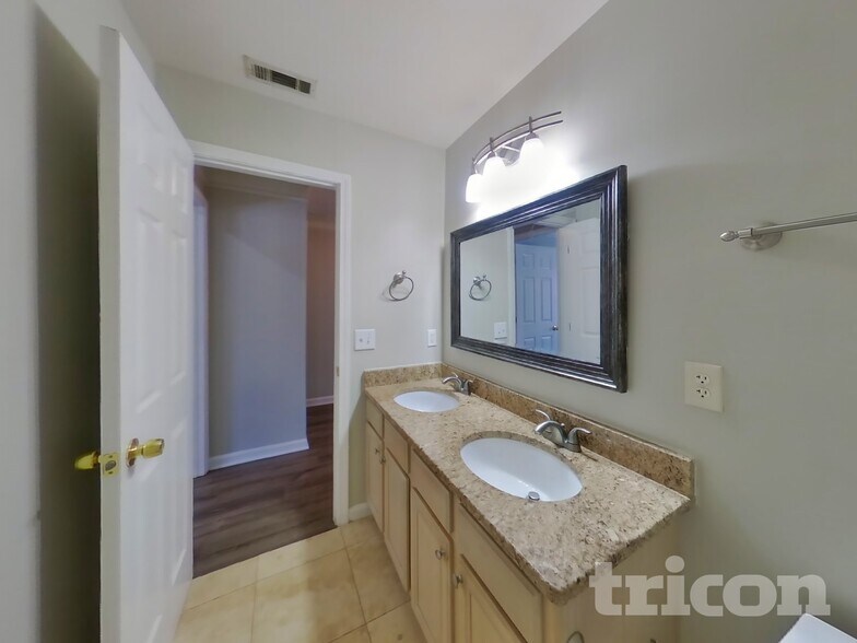 Building Photo - 3341 Rose Ridge