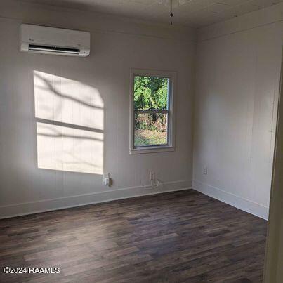 Building Photo - 301 Sampson St