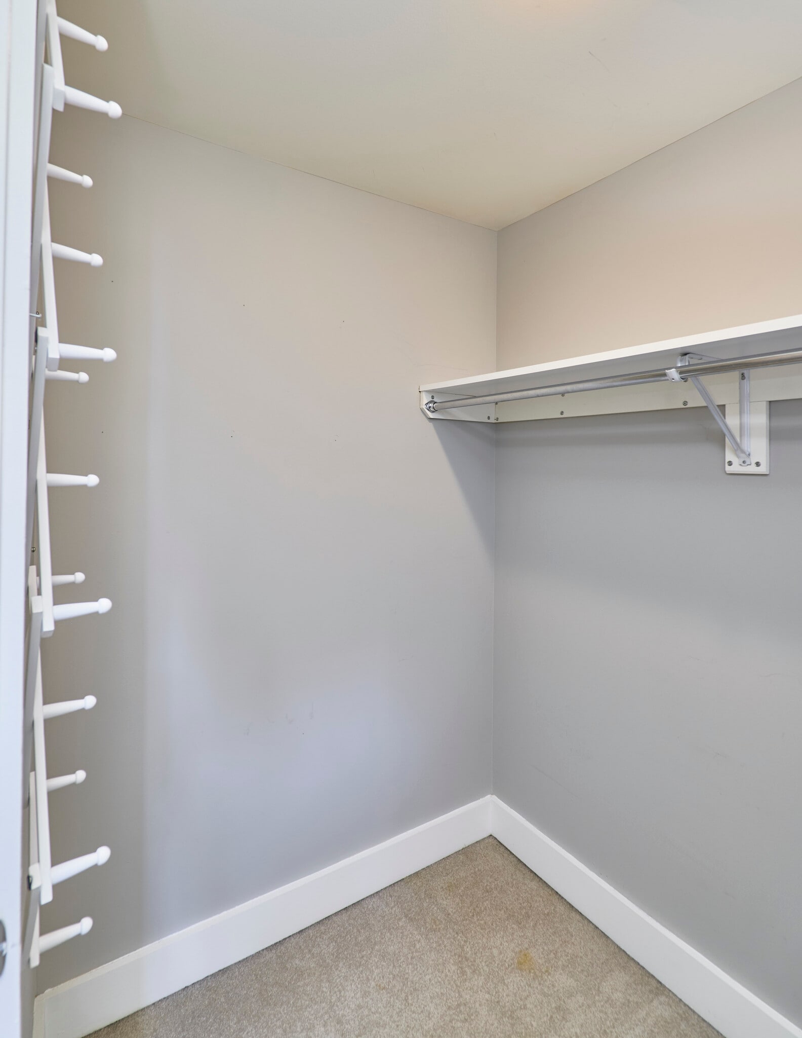 Master bedroom walk in closet - 314 N Broadway