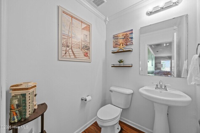 Building Photo - 553 Montego Ct