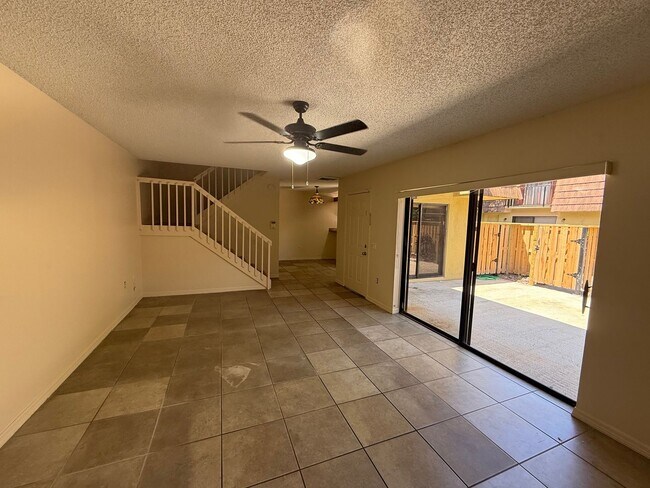 Building Photo - 5381 Elm Ct