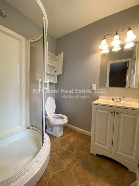 Building Photo - 215 Dogwood Ln