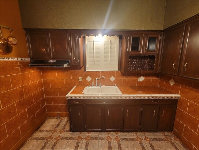 Building Photo - 3321 Avenue M