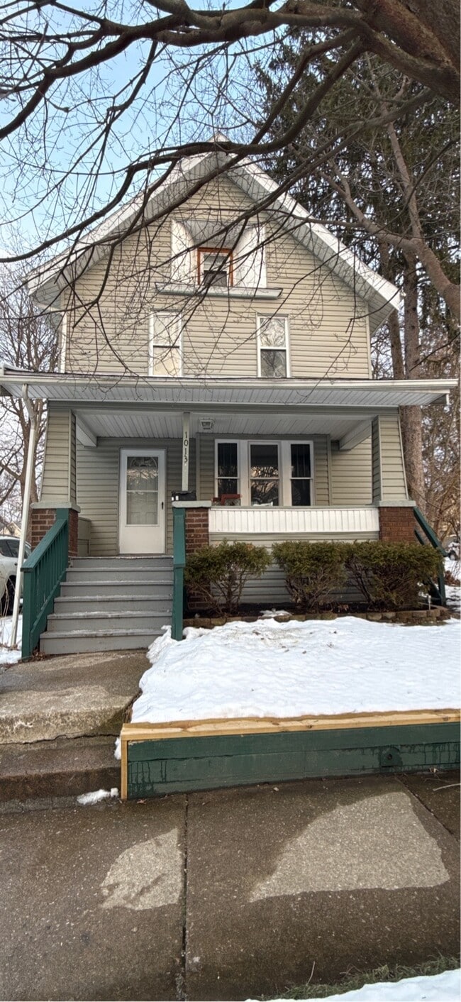 Building Photo - 1013 Celina Ave