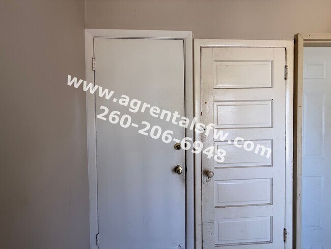 Building Photo - 412 Nussbaum Ave