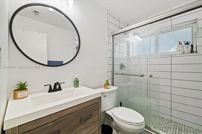 Building Photo - 5402 NW 25th Terrace