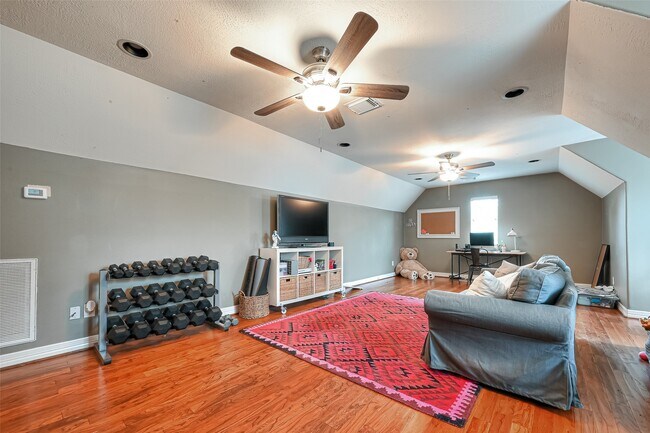 Building Photo - 32515 Westminster Dr